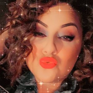 Meet your Posher, Deeanna